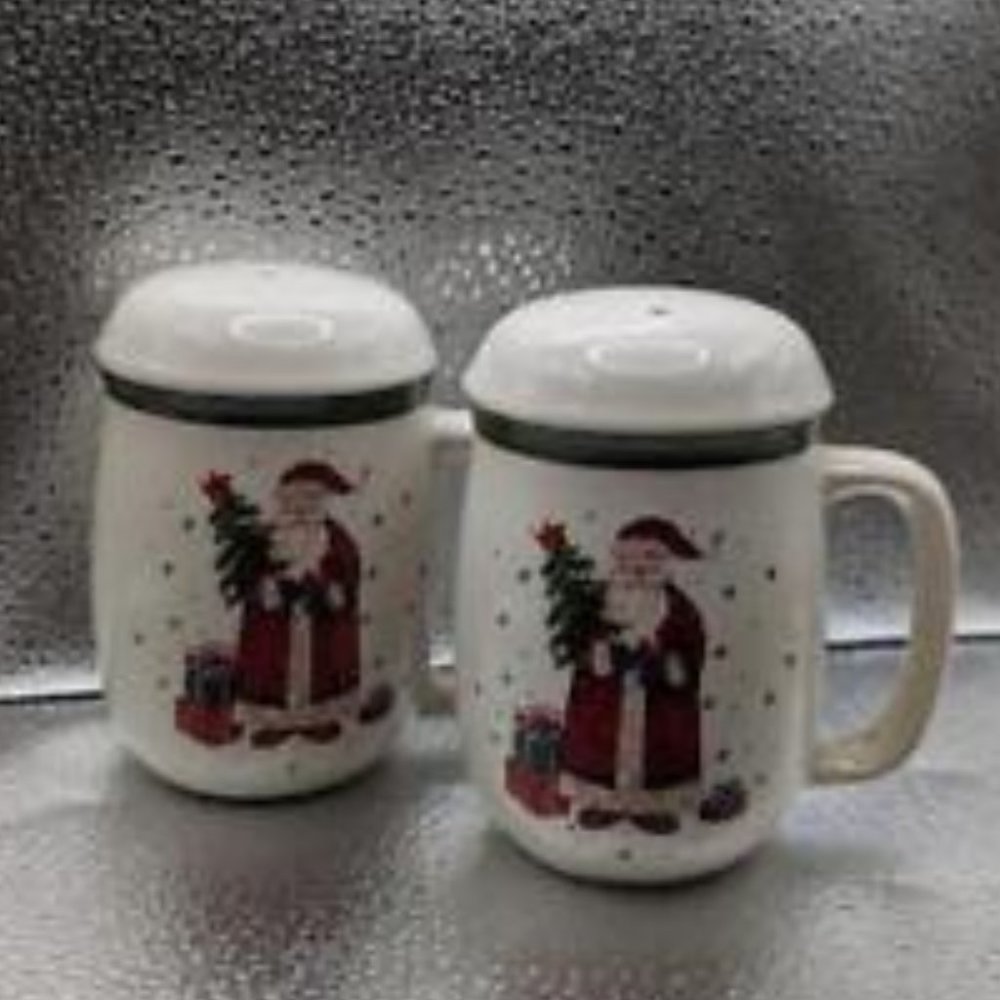 VINTAGE TALL STONEWARE SALT AND PEPPER SHAKERS SANTA CLAUS/CHRISTMAS